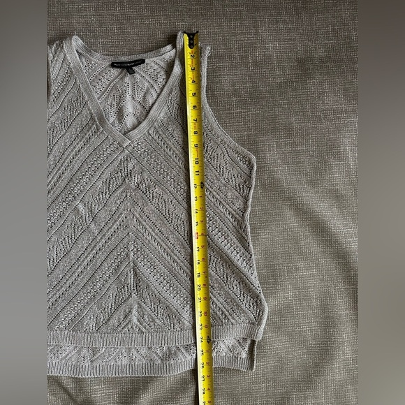 White House Black Market Silver Textured V neck top - Picture 4 of 7